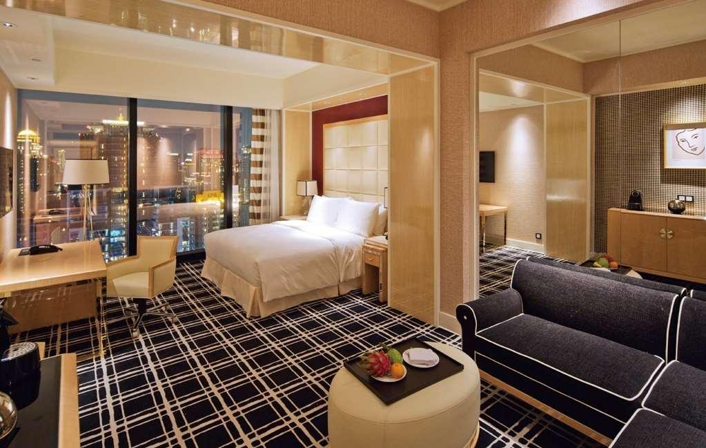 טאיצ'ונג The Lin Hotel חדר תמונה A suite at the hotel