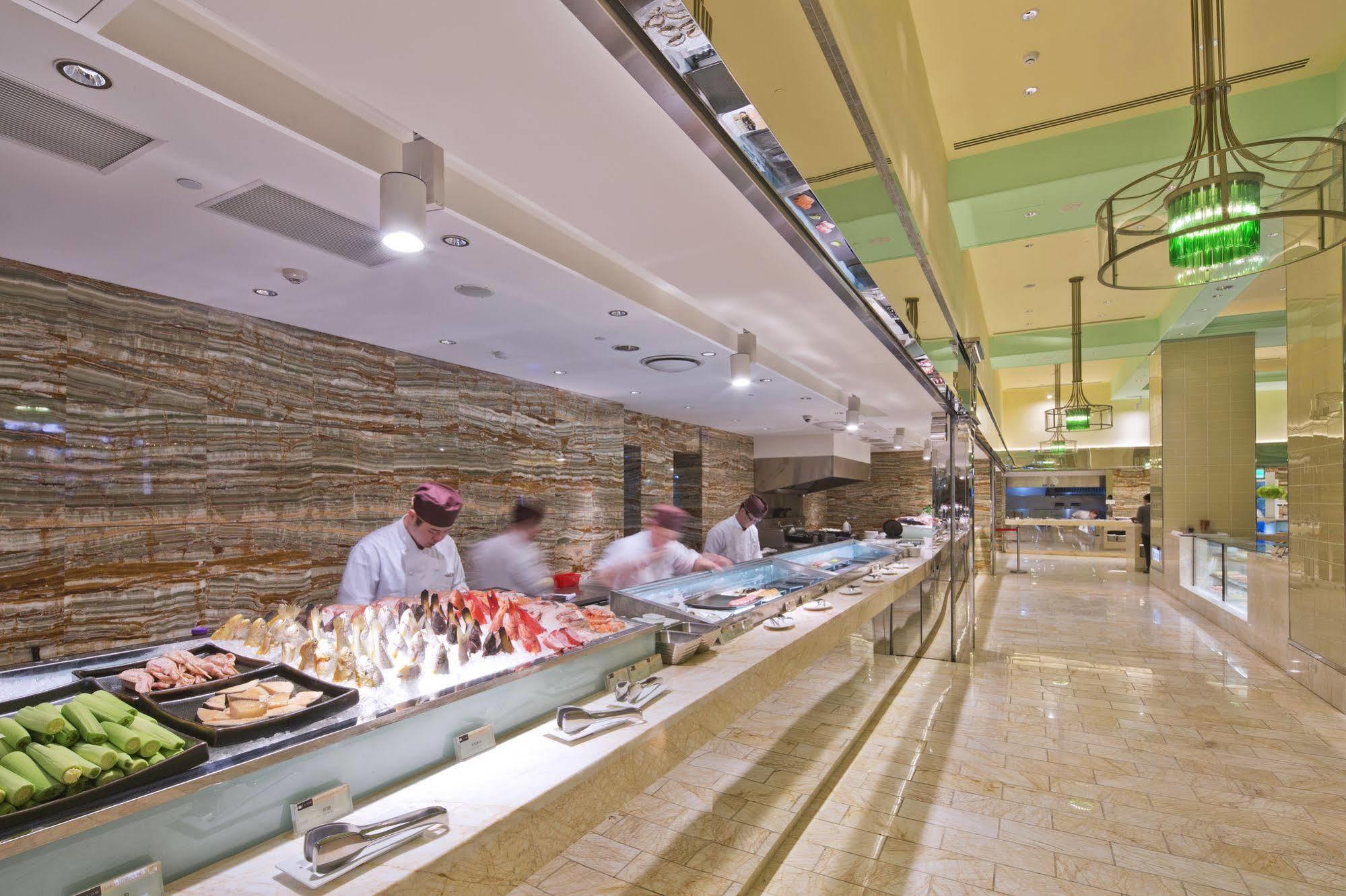 טאיצ'ונג The Lin Hotel מראה חיצוני תמונה The buffet at the Grand Hyatt Hotel, Amman, Jordan